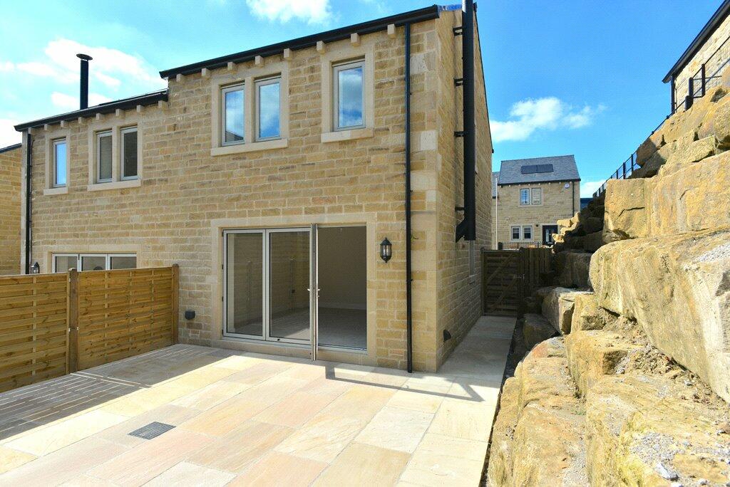 Additional property image - 1 Hawks Wood View, Embsay, BD23 6FG