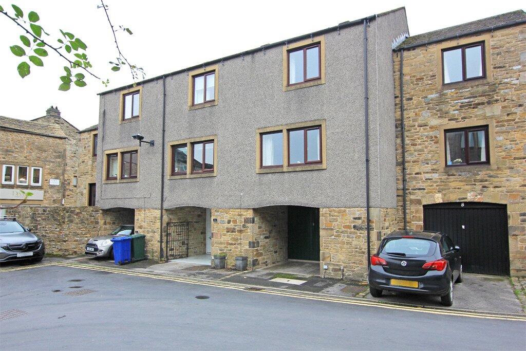 Main image of property: 7 Albert Square, Skipton, BD23 1LG