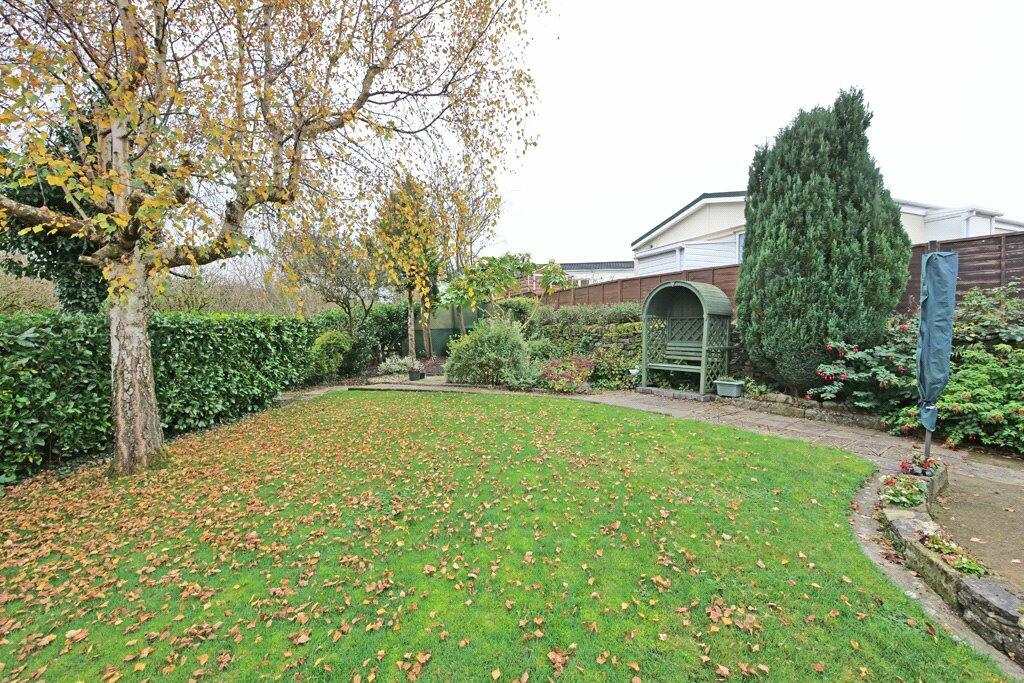 Additional property image - 2 Hillside Close, Overdale Park, Skipton, BD23 6XJ