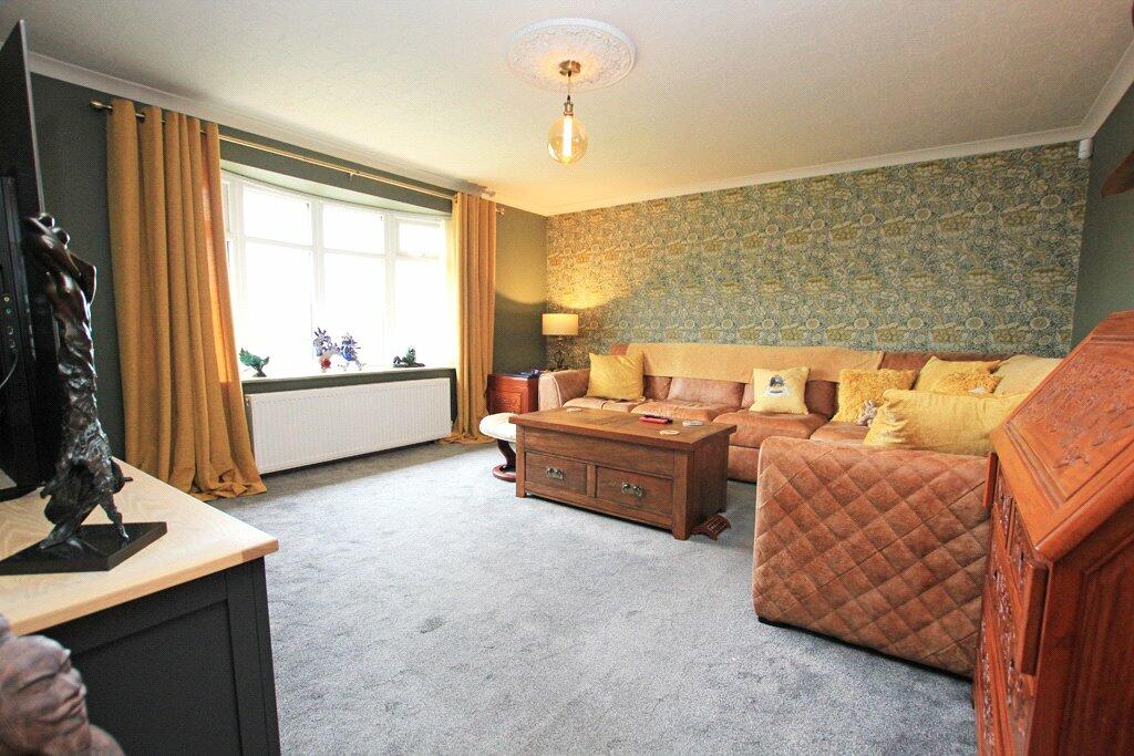 Additional property image - 12 Moor Cresent, Skipton, North Yorkshire, BD23 2LJ