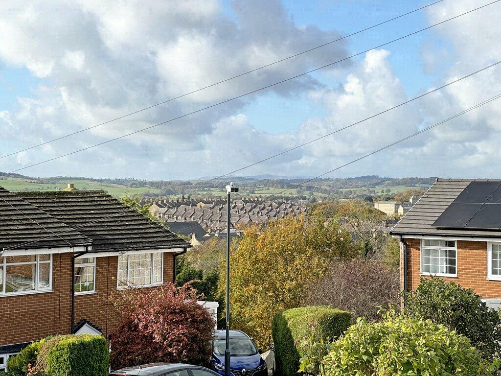 Additional property image - 12 Moor Cresent, Skipton, North Yorkshire, BD23 2LJ