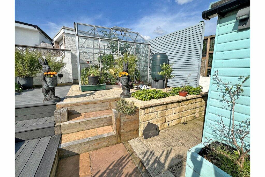 Additional property image - 12 Moor Cresent, Skipton, North Yorkshire, BD23 2LJ