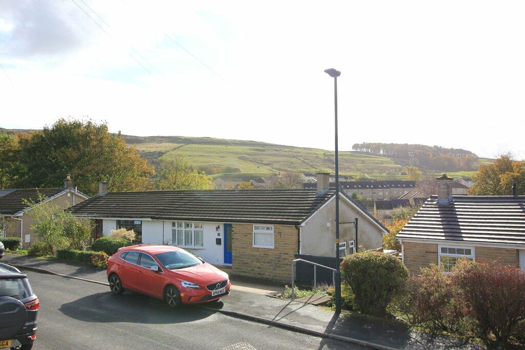 Additional property image - 12 Moor Cresent, Skipton, North Yorkshire, BD23 2LJ