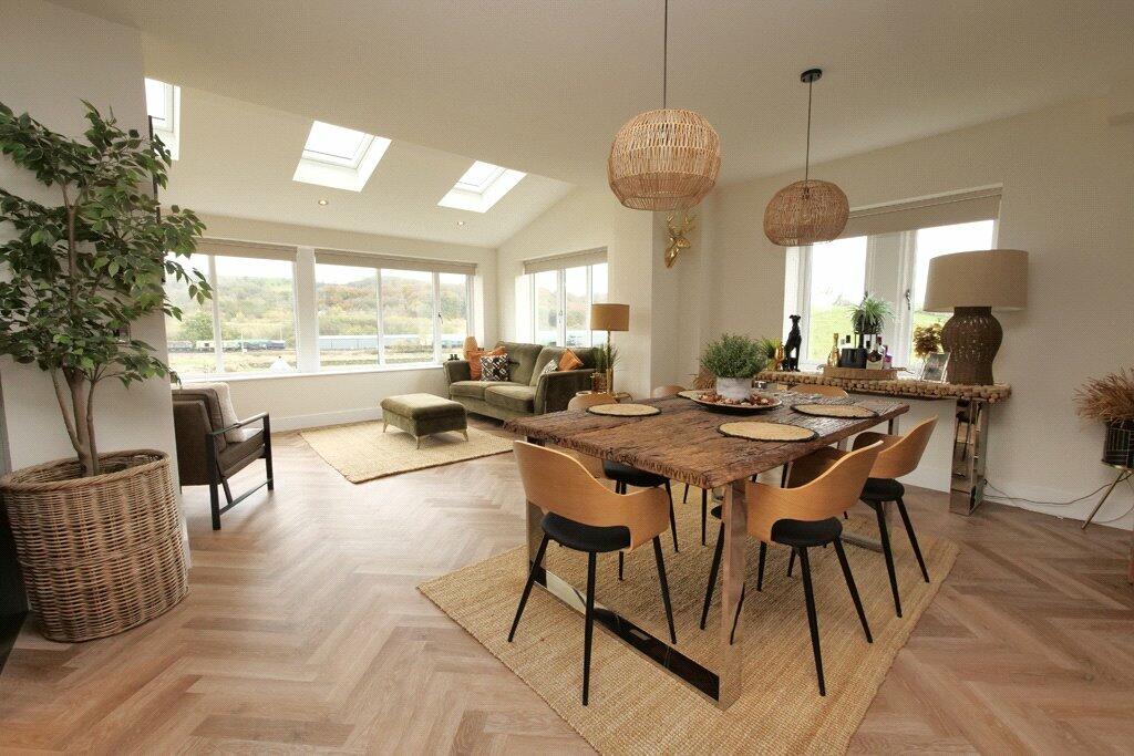 Additional property image - 17 Hawks Wood View, Embsay, BD23 6FG