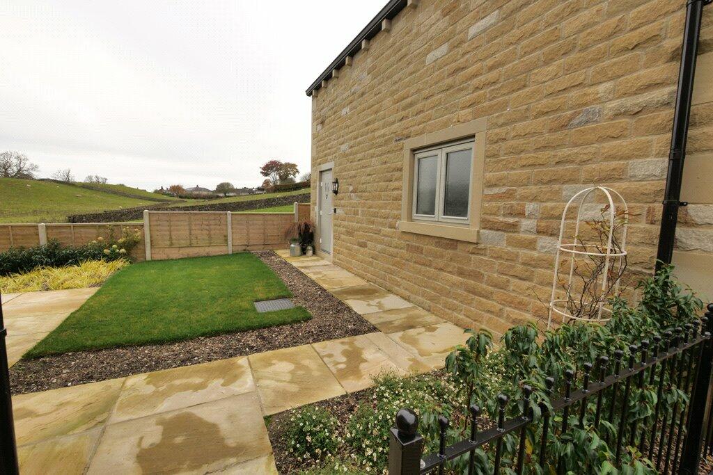 Additional property image - 17 Hawks Wood View, Embsay, BD23 6FG