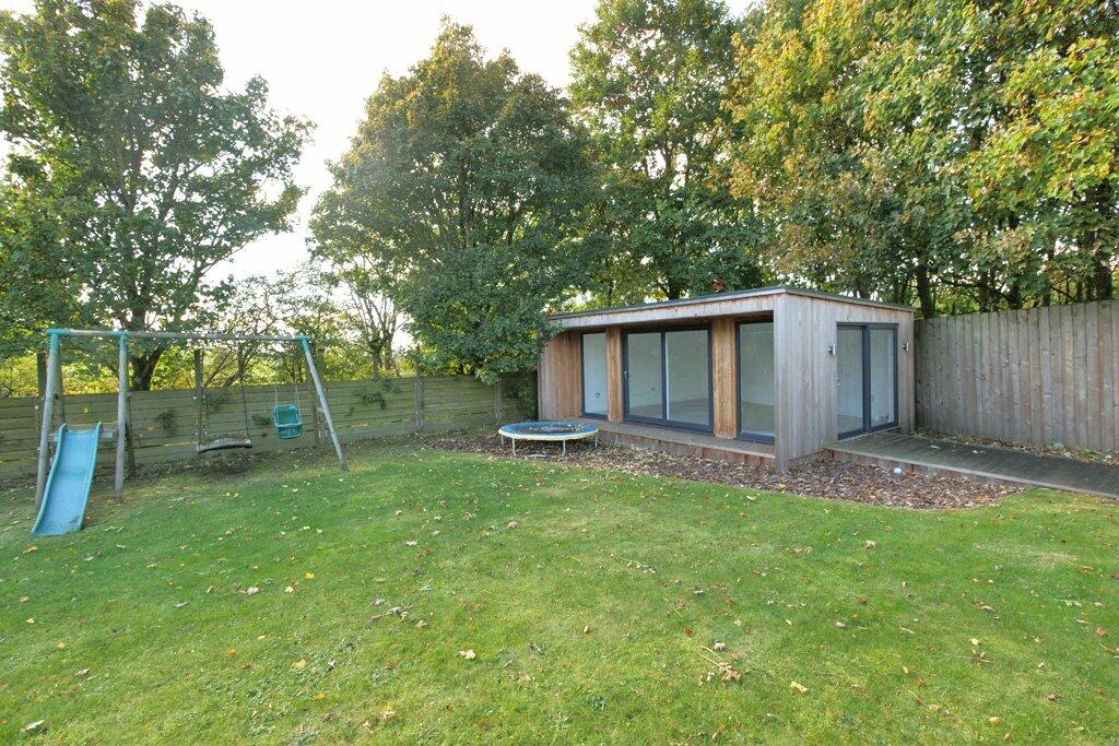 Additional property image - 1 Higher Raikes Close, Skipton, BD23 1FE