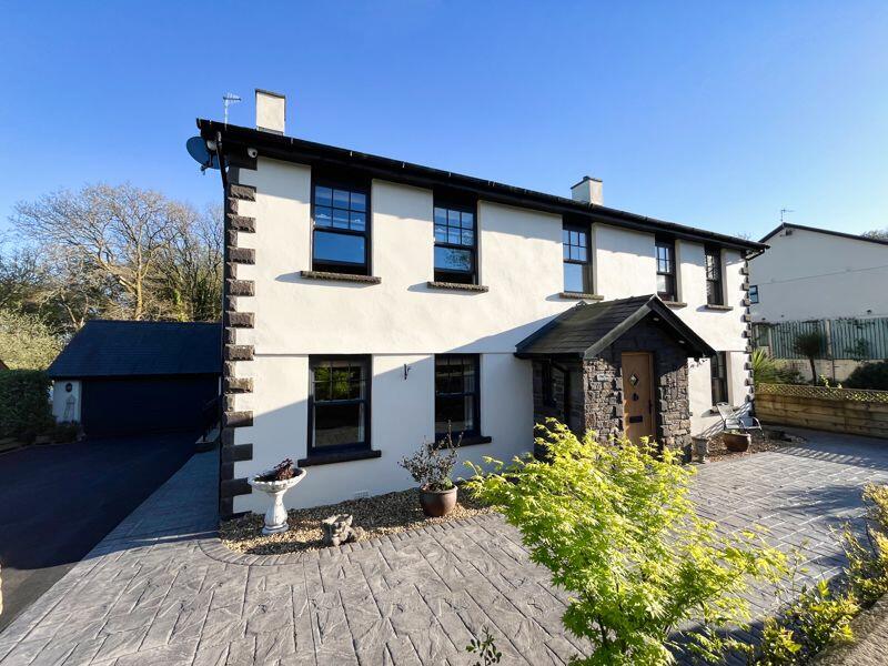 6 bedroom detached house for sale in Woodberry, Cwrt Y Bettws