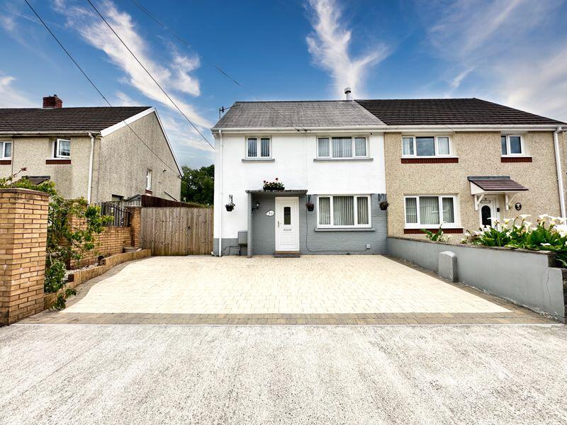 3 bedroom semidetached house for sale in Ynys Yr Afon, Clyne, Neath