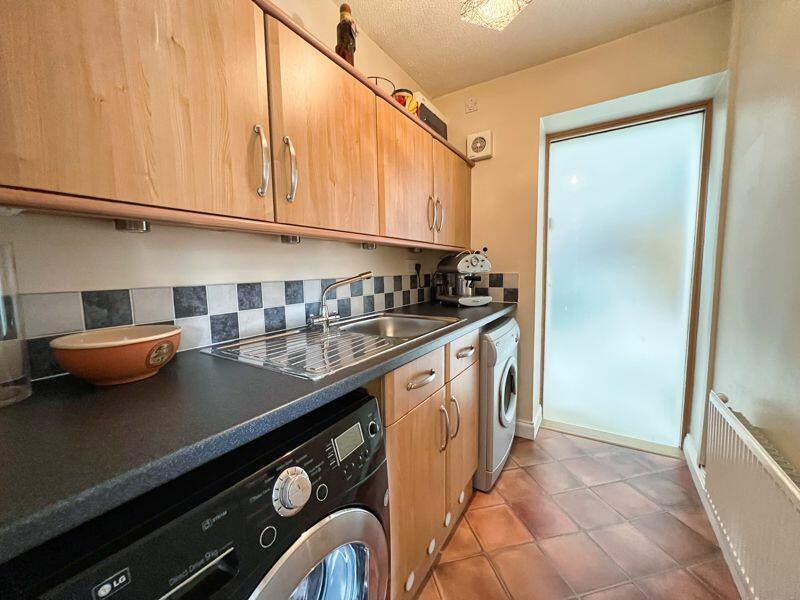 Additional property image - 33 Swyn Y Nant, Tonyrefail, CF39 8FE