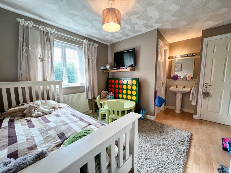 Additional property image - 33 Swyn Y Nant, Tonyrefail, CF39 8FE
