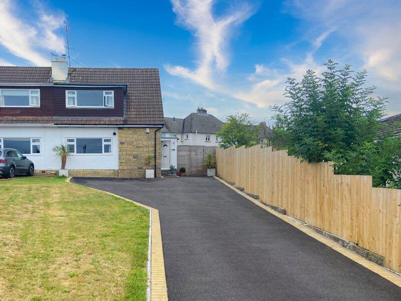 4 bedroom semidetached house for sale in 11 Downs View Close, Aberthin