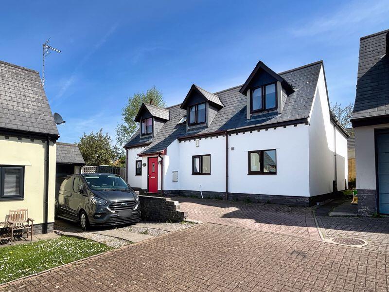 Main image of property: 29 Primrose Close, Cowbridge, The Vale of Glamorgan CF71 7DZ