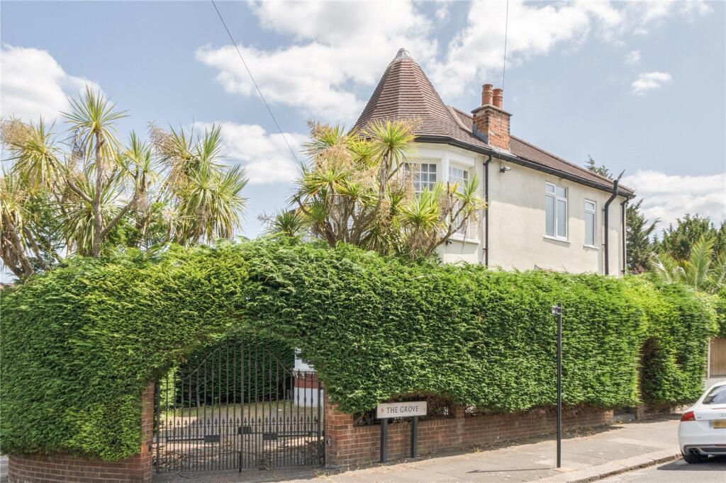 Main image of property: Lodge Drive, Palmers Green, London, N13