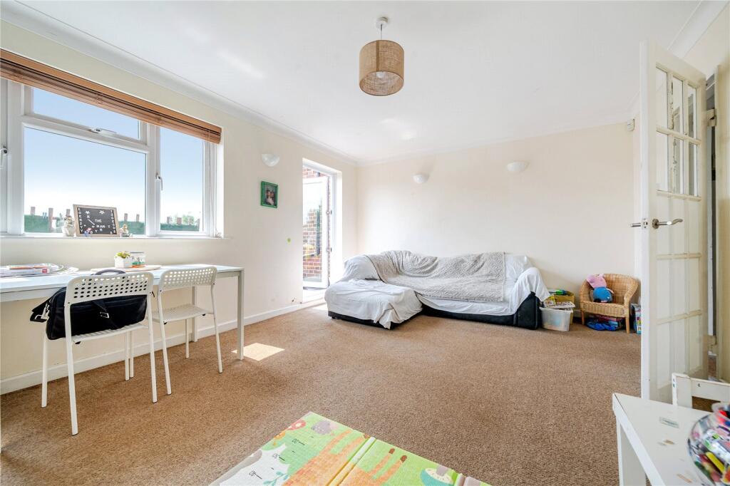 Main image of property: Chaseville Parade, Chaseville Park Road, London, N21