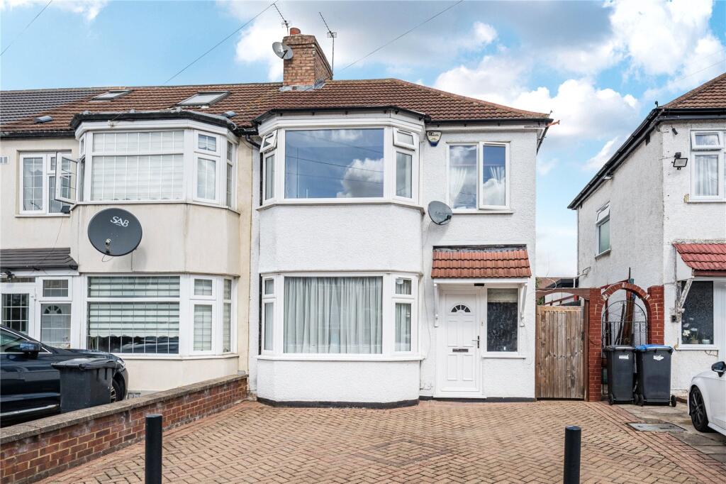 Main image of property: New Park Avenue, Palmers Green, London, N13