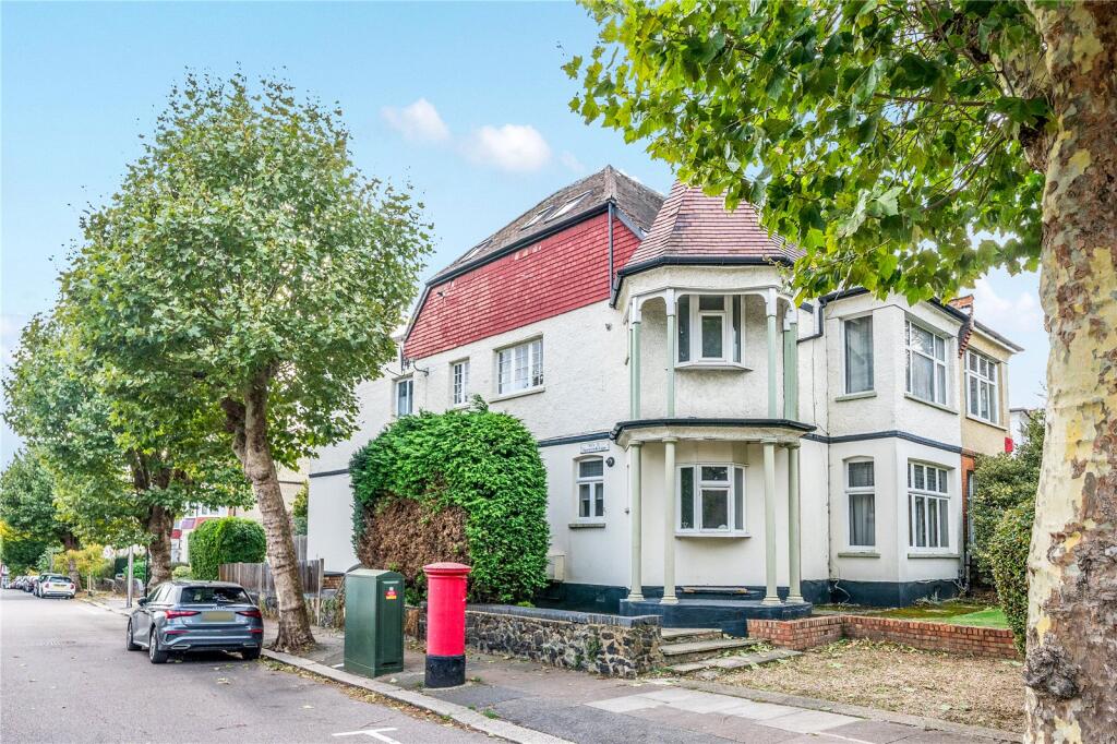 Main image of property: Broomfield Lane, Palmers Green, London, N13