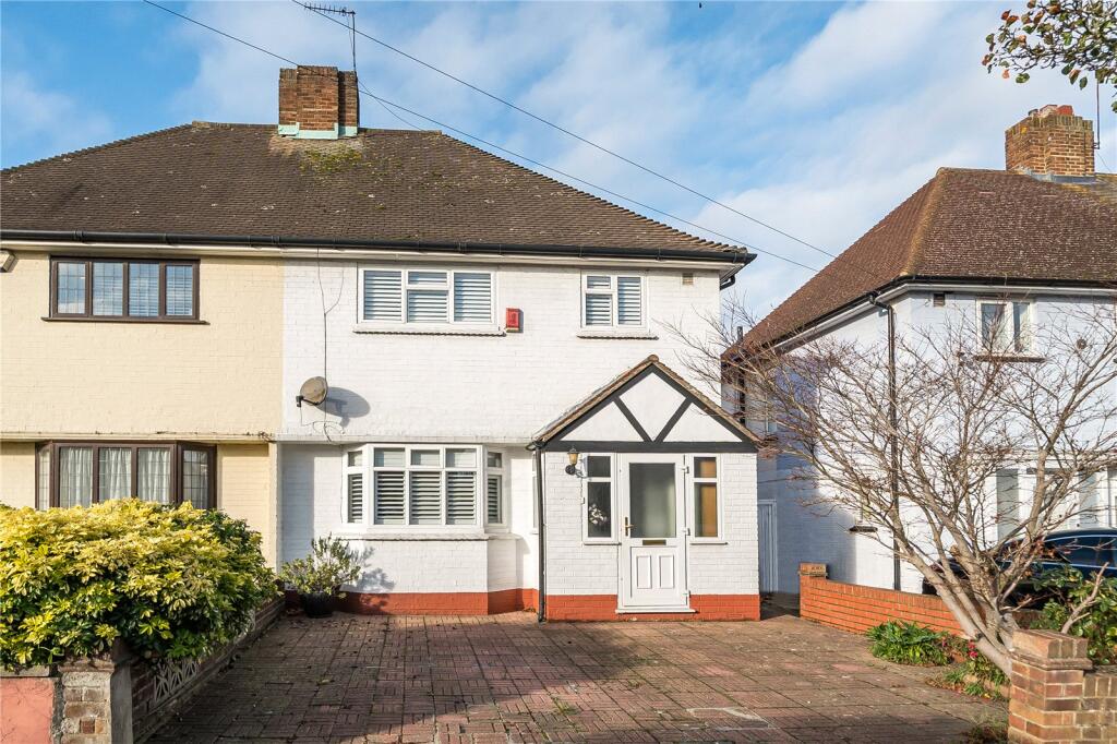 Main image of property: Farndale Avenue, Palmers Green, London, N13