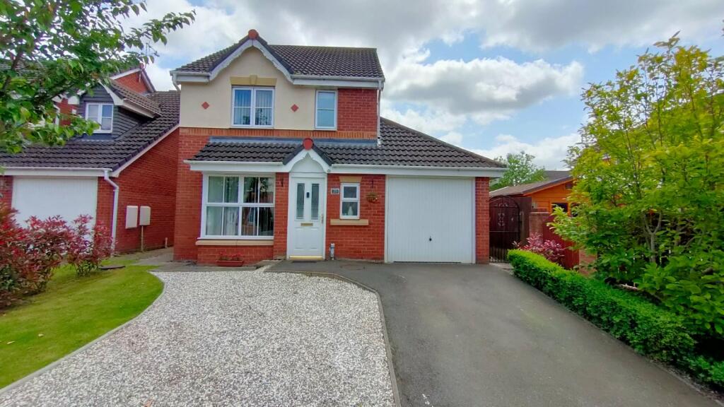 3 bedroom detached house for sale in Goodwick Drive, Wrexham, Wrecsam, LL13