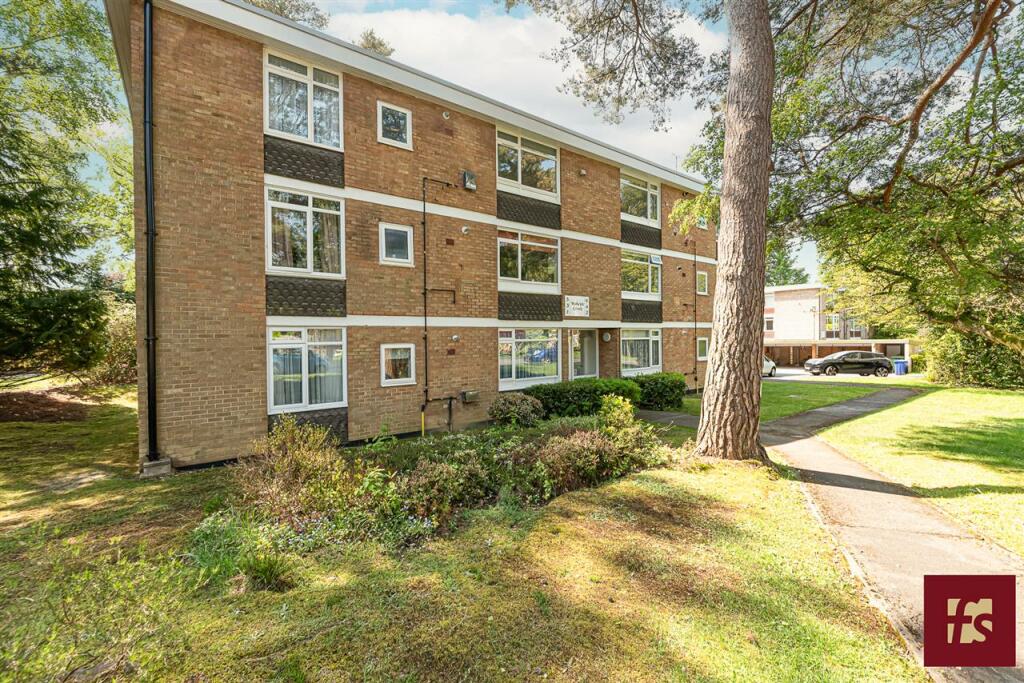 2 bedroom apartment for sale in Wulwyn Court, Linkway, Edgcumbe Park