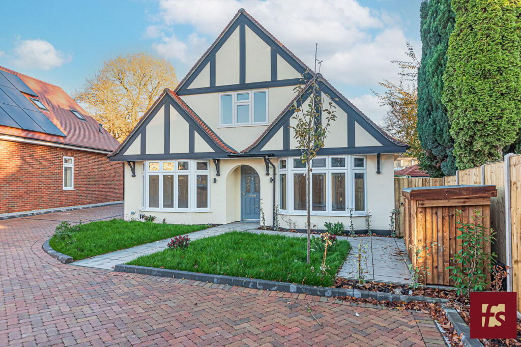 Main image of property: High Street, Crowthorne