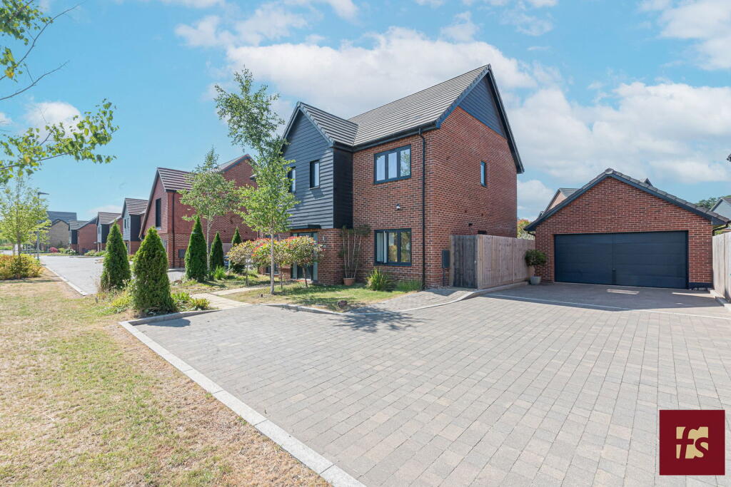 Main image of property: Becketts Mews, Crowthorne, Berkshire, RG45 6UJ