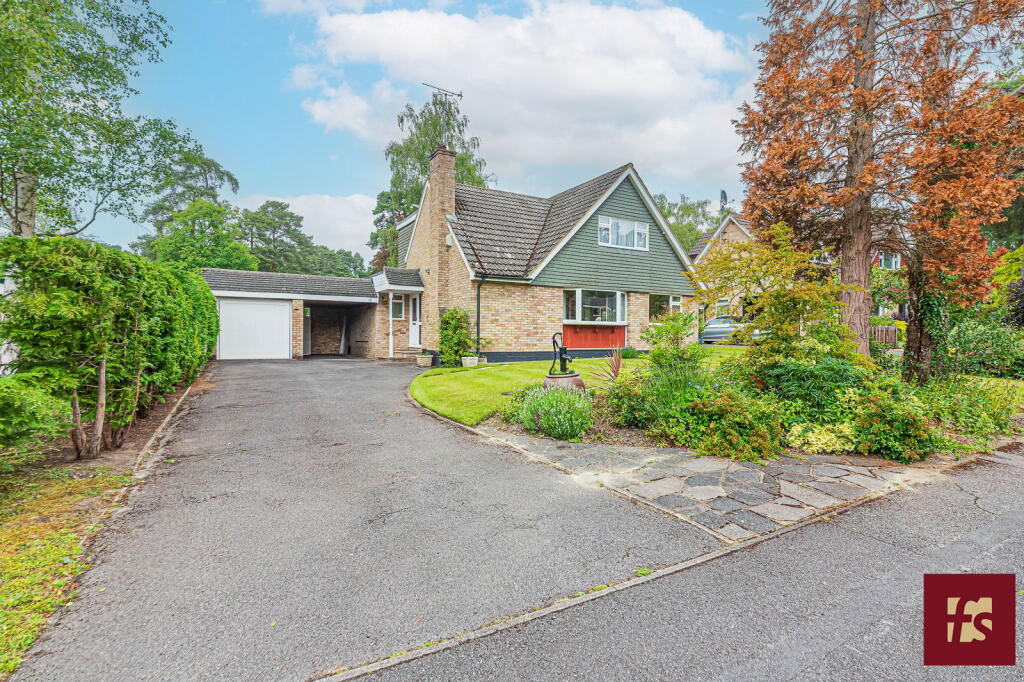 Main image of property: Linkway, Crowthorne, Berkshire, RG45 6ES