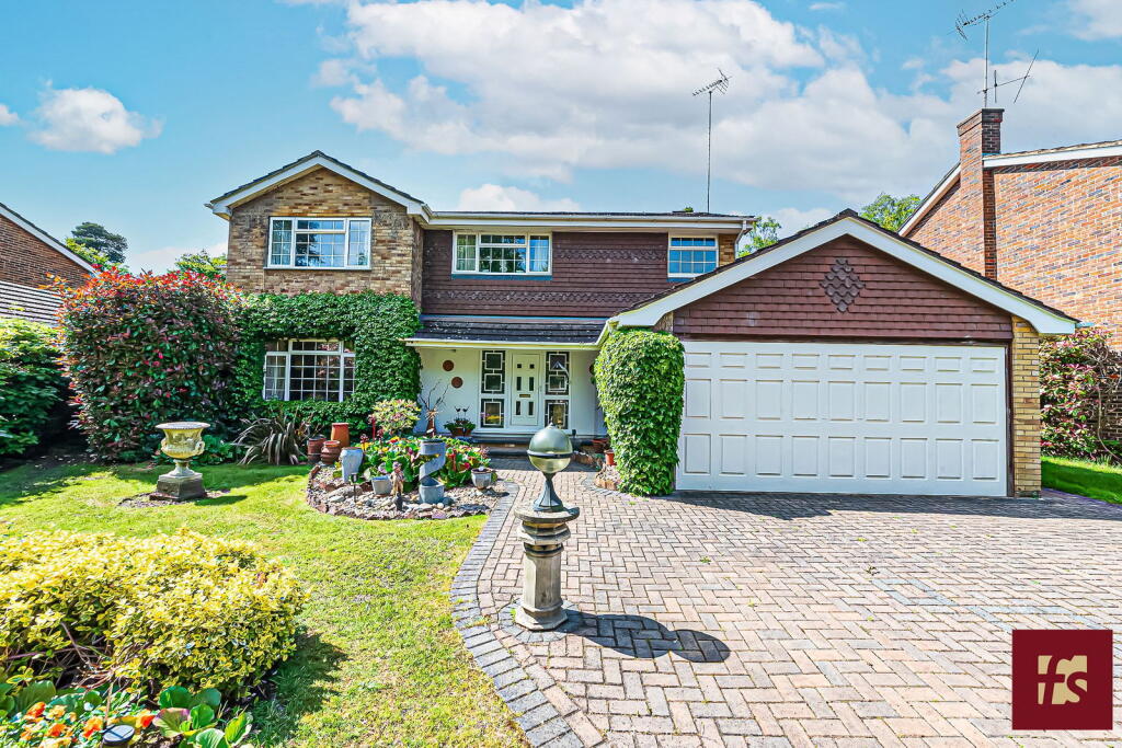 Main image of property: Robin Lane, Sandhurst, GU47 9AU