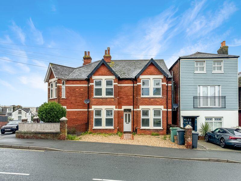 3 bedroom semidetached house for rent in Mill Hill Road, Cowes, PO31