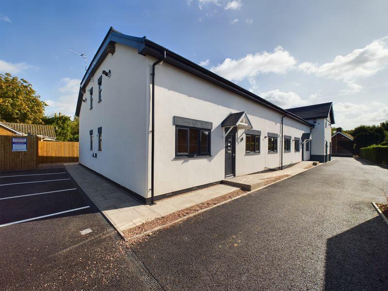 2 bedroom apartment for sale in GROUND FLOOR apartments Cross Road, Albrighton, WV7 3QT, WV7