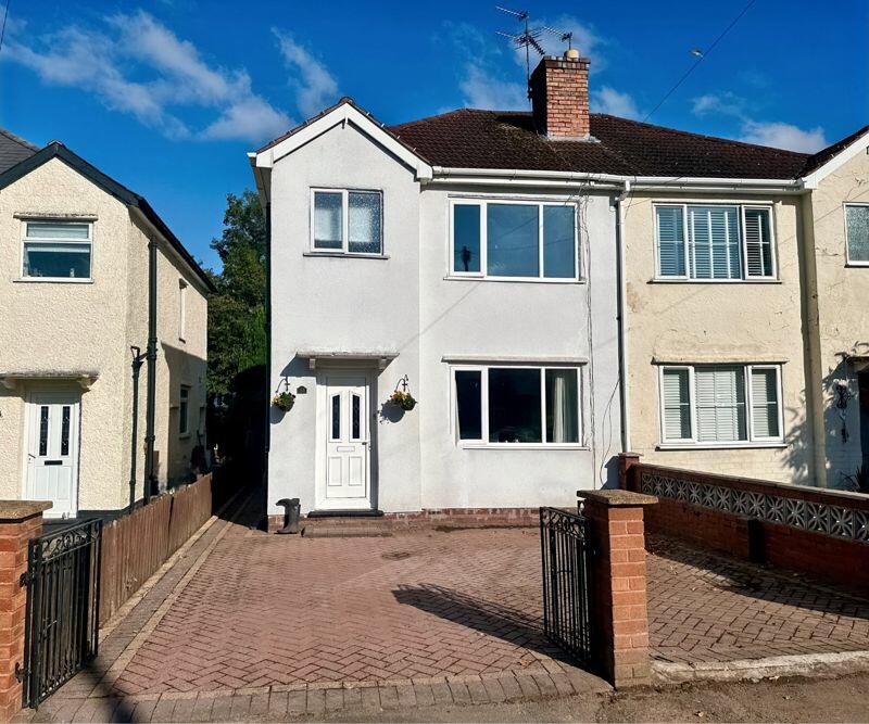 3 bedroom semidetached house for sale in School Road, Tettenhall Wood