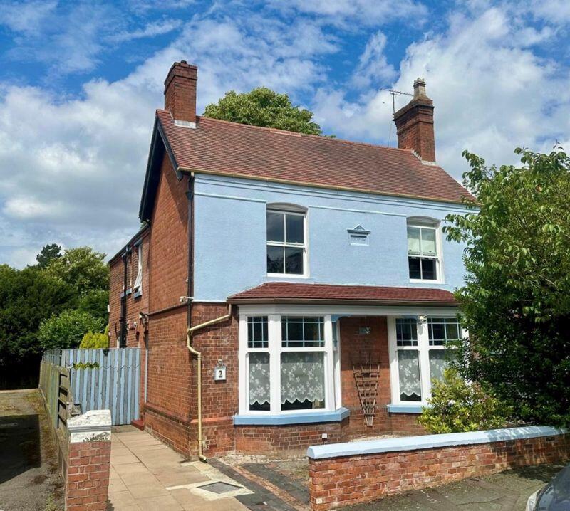 4 bedroom detached house for sale in Copthorne Road, Penn Fields