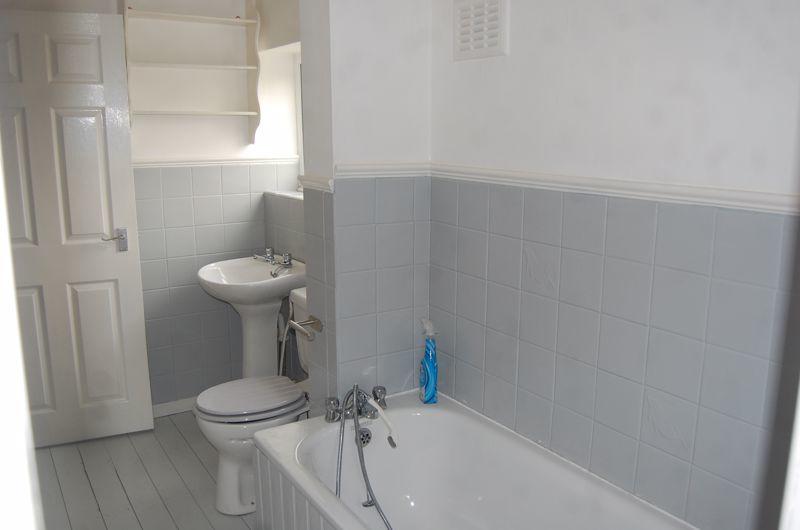 3 bedroom semidetached house for sale in Windsor Road, Albrighton