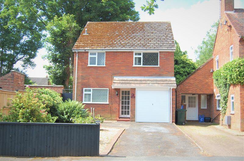 3 bedroom detached house for sale in Grange Road, Albrighton