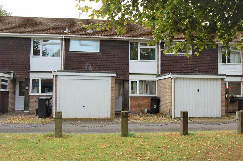 3 bedroom terraced house for sale in Wolverley Court ,High Street