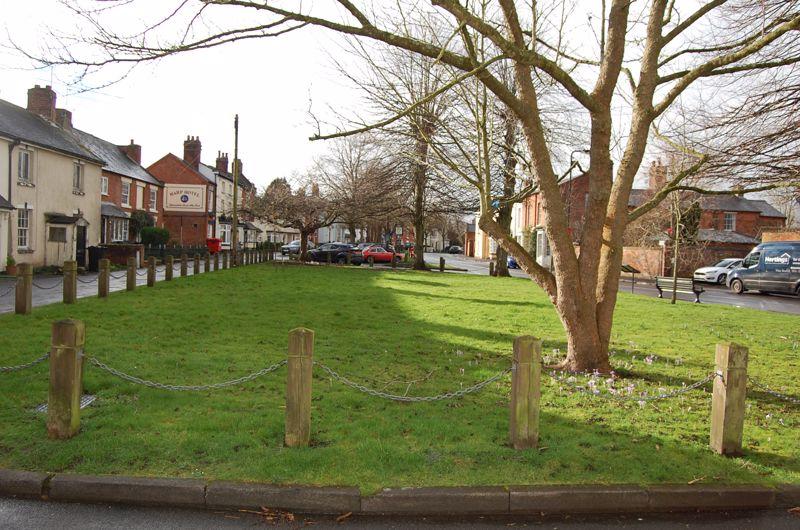 2 bedroom cottage for sale in High Street, Albrighton, Wolverhampton, WV7