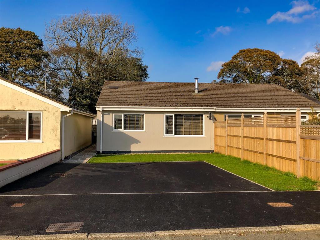 2 bedroom bungalow for sale in St. Leonards Avenue, Crundale, SA62