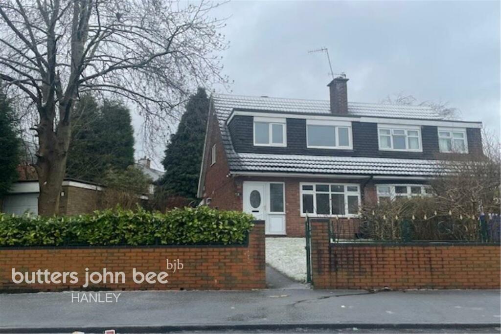 3 bedroom semi-detached house for rent in Catharine road, ST6