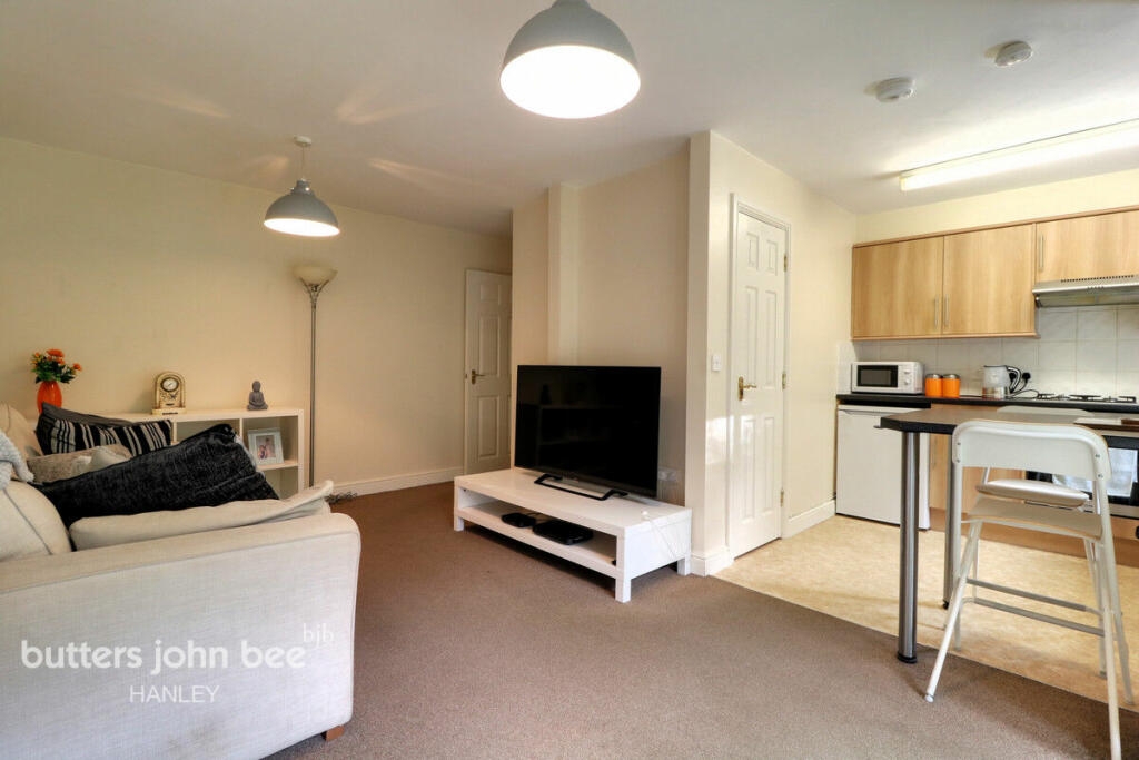 2 bedroom apartment for sale in Tudor Court. Stoke-on-trent ST6 3NW, ST6