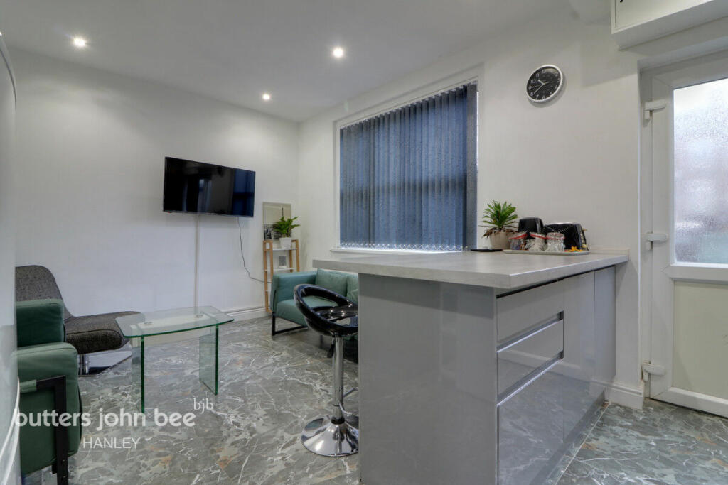 5 bedroom terraced house for sale in Tarleton Road StokeOnTrent ST1