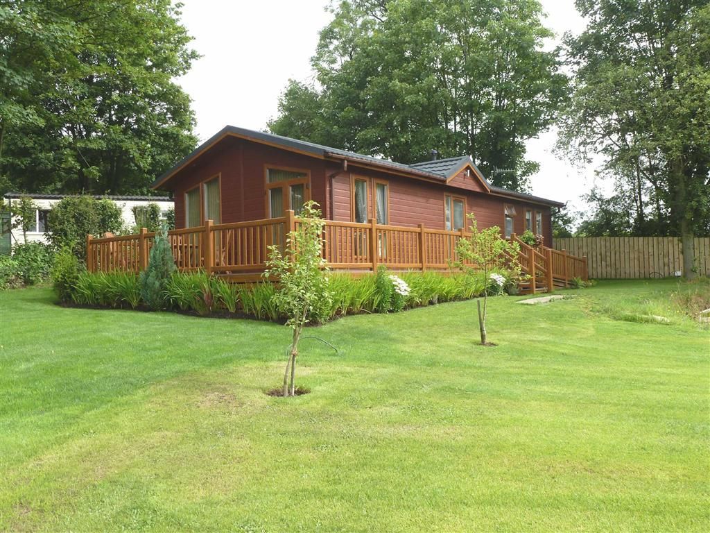 2 bedroom detached bungalow for sale in Hales Hall Caravan Park ...