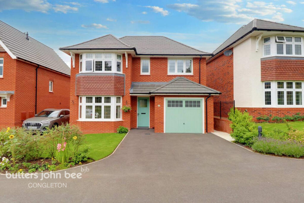 4 bedroom detached house for sale in Whitebeam Close, Congleton, CW12