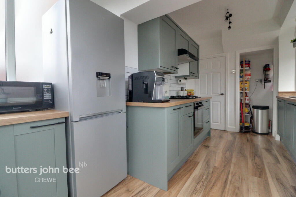 3 bedroom semidetached house for sale in Newfield Drive, Crewe, CW1