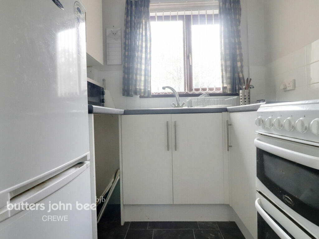 Additional property image - Queens Park Gardens, Crewe