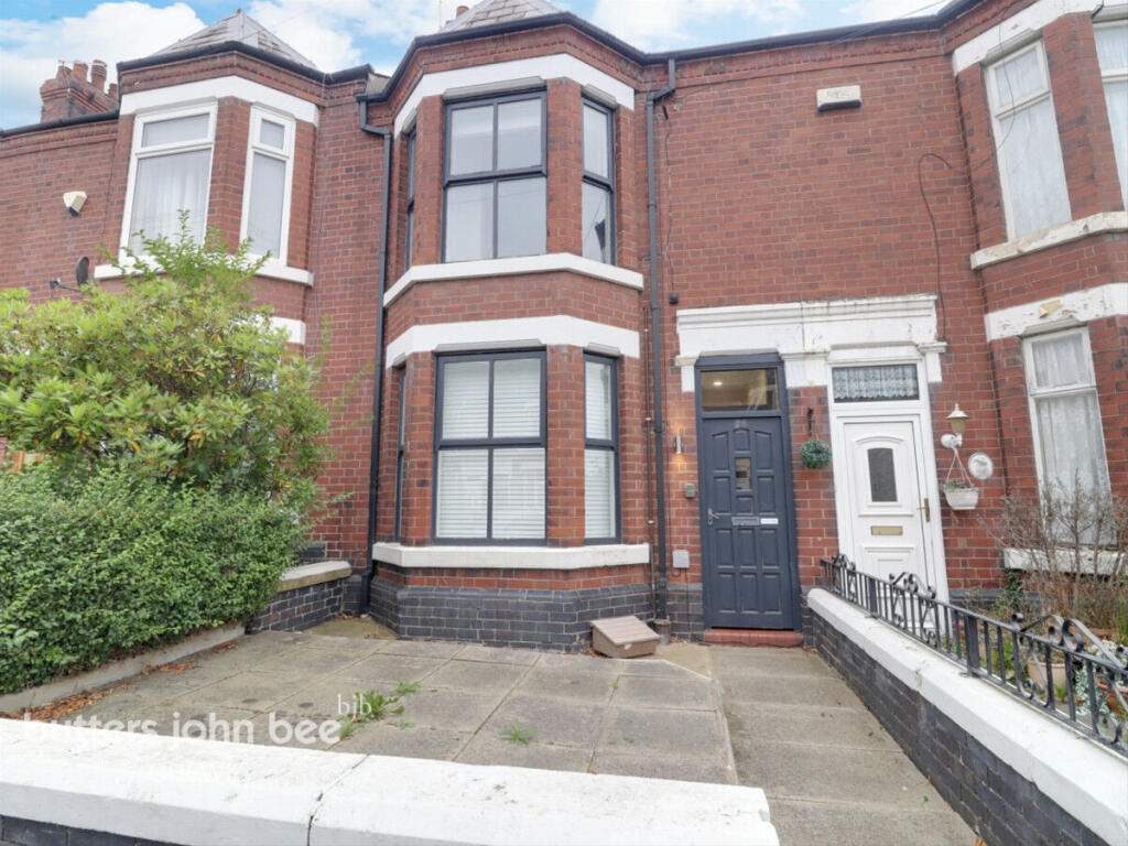 5 bedroom terraced house