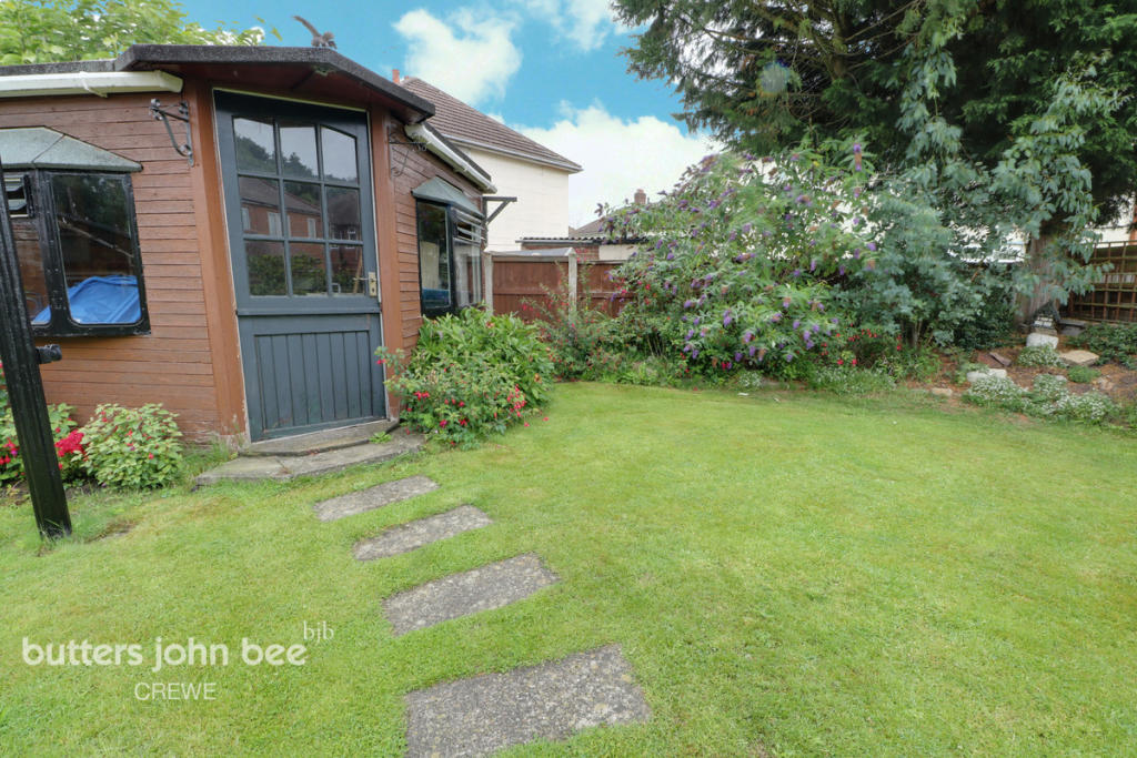 2 bedroom semidetached house for sale in Wistaston Green Road, Crewe, CW2