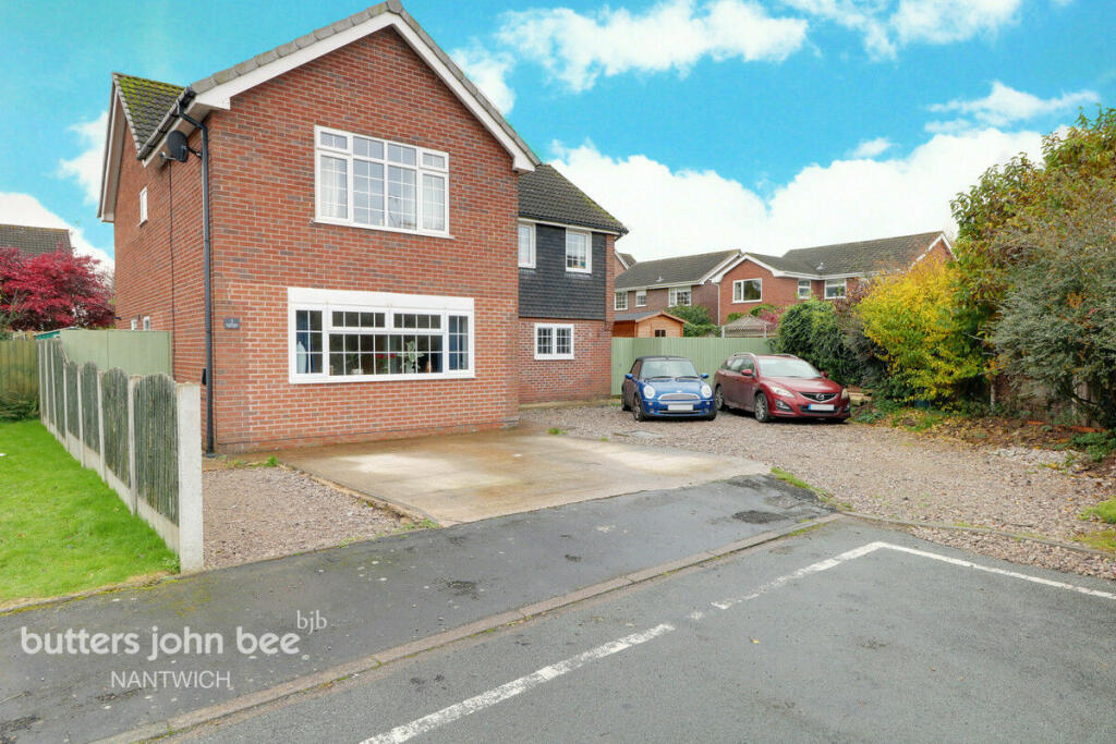 5 bedroom detached house for sale in Lomax Road, Nantwich, CW5
