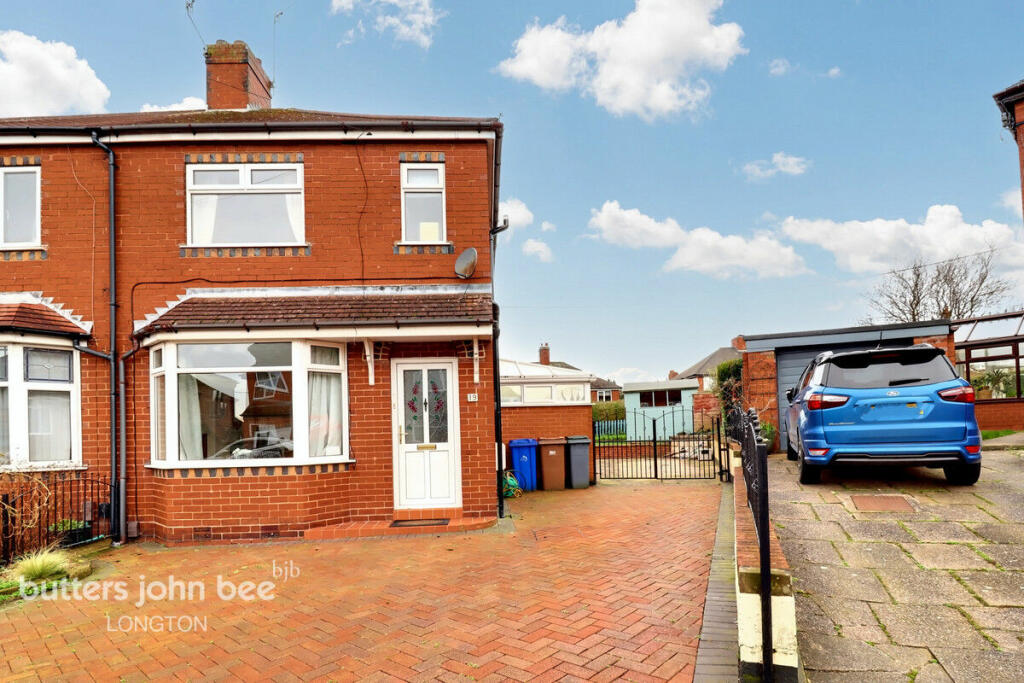 3 bedroom semi-detached house for sale in Greenway, Stoke-On-Trent, ST3