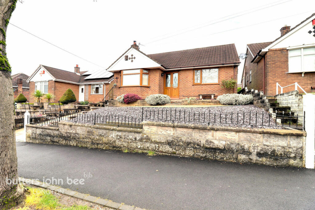2 bedroom detached bungalow for sale in Longton Hall Road, Stoke-On-Trent, ST3