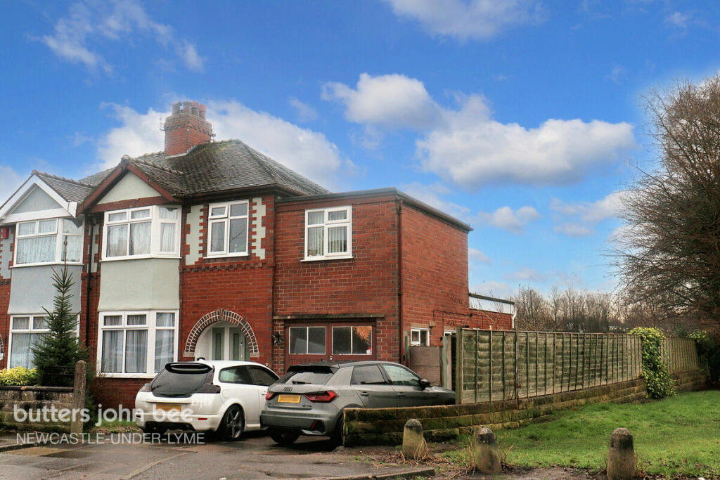 4 bedroom semi-detached house for sale in Riverside Road, Stoke-On-Trent, ST4