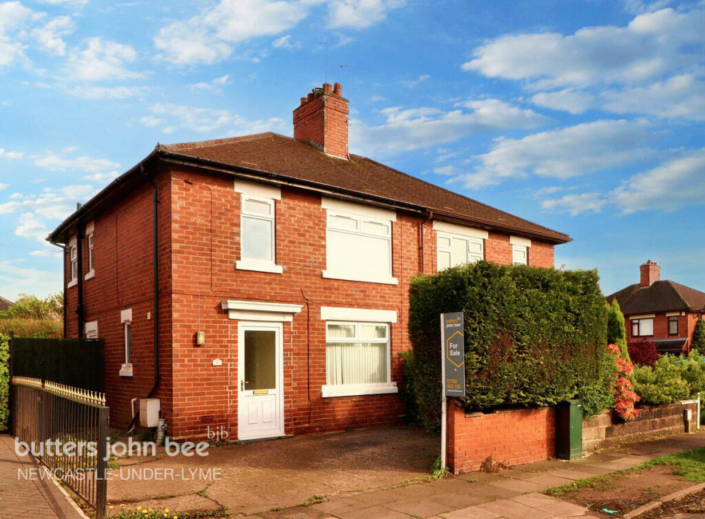 3 bedroom semi-detached house for sale in Queen Mary Road, Stoke-On-Trent, ST4